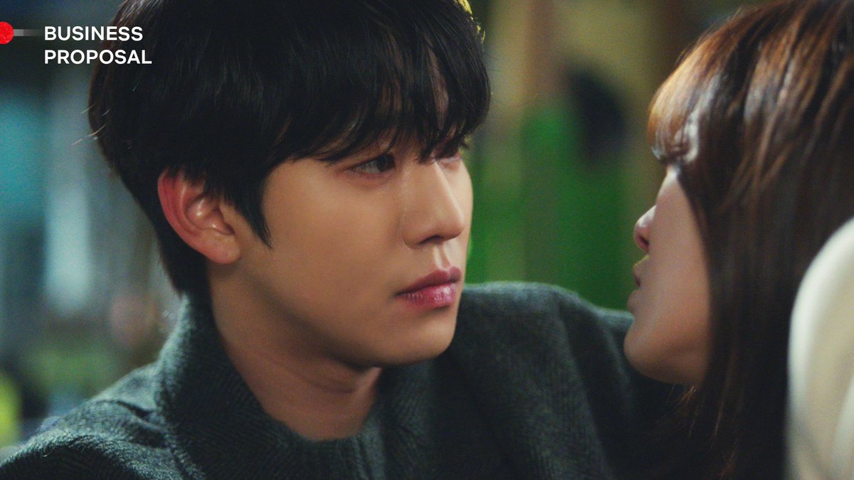 dailyahnhyoseop's tweet image. but I actually like my eyes. (laughs)

One scene that comes to mind is from #BusinessProposal when Hari (played by Kim Sejeong) is drunk and apologizes for deceiving Taemoo. In that scene, Taemoo just listens quietly. But in that moment, I felt like Taemoo’s eyes were ─cont.