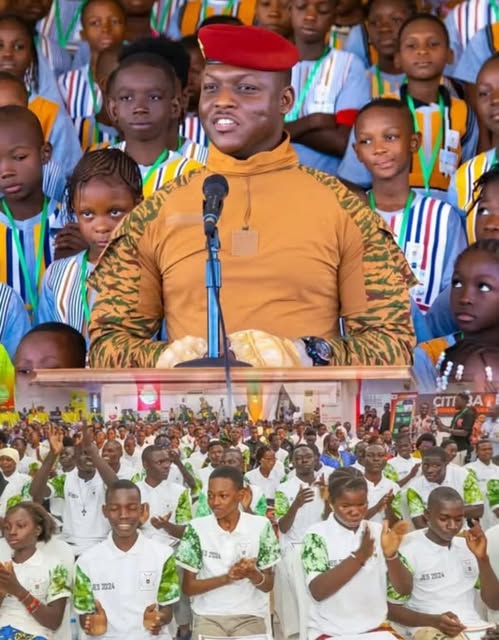 AfricanHub_'s tweet photo. Burkina Faso, education is free from Primary level up to university. In addition, students in colleges and universities receive a monthly salary until they complete their studies and get a job. https://t.co/qt7qXOdCtK