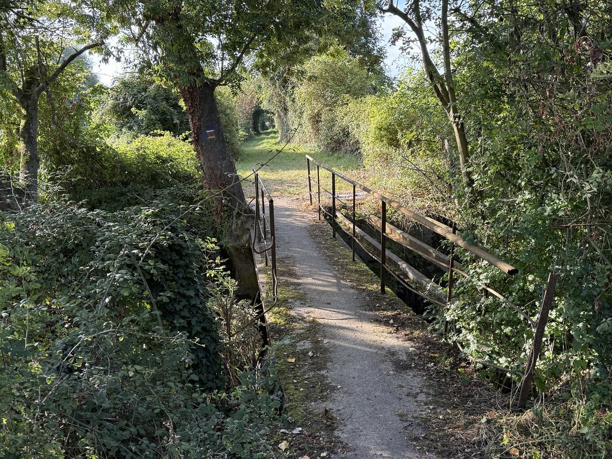 BaladesNdie's tweet photo. Chemins de #Normandie #gr23 #Risle https://t.co/rlF8dNFlzg