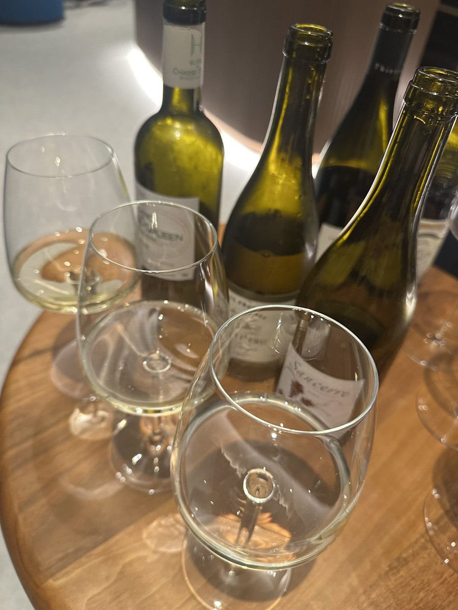 umedarabuho's tweet photo. 😆店長です…
https://t.co/zDL84tCDSe

福利厚生で #大阪関西万博2025 に行ってきたー！

夕方🌆からIN
モナコ����🇨館のワイン🍷バーに入って
他にも行くぞ🏃🏻！って思った瞬間
ゲリラ豪雨🌩️🌩️

以上で、万博のレポート終了😣
現場からは、以上です😆

万博に行った後は！フランチェスカにお越しやす！ https://t.co/fbB7H325fI