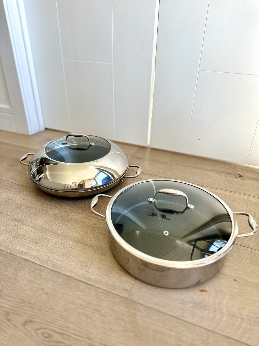 BubblyMoments's tweet image. Chef-level cooking made easy 🔥🍳
HexClad Hybrid Nonstick 7-Quart Saute Pan & 14" Frying Pan — durable, nonstick & induction ready!
🛍️ ✨Nonstick 7-Quart Sauté Pan: amzlink.to/az0tK4BsGKuuu
✨Nonstick 14-Inch Frying Pan: amzlink.to/az0J9YnH06sLs
#Cookware #HexClad #AmazonHome