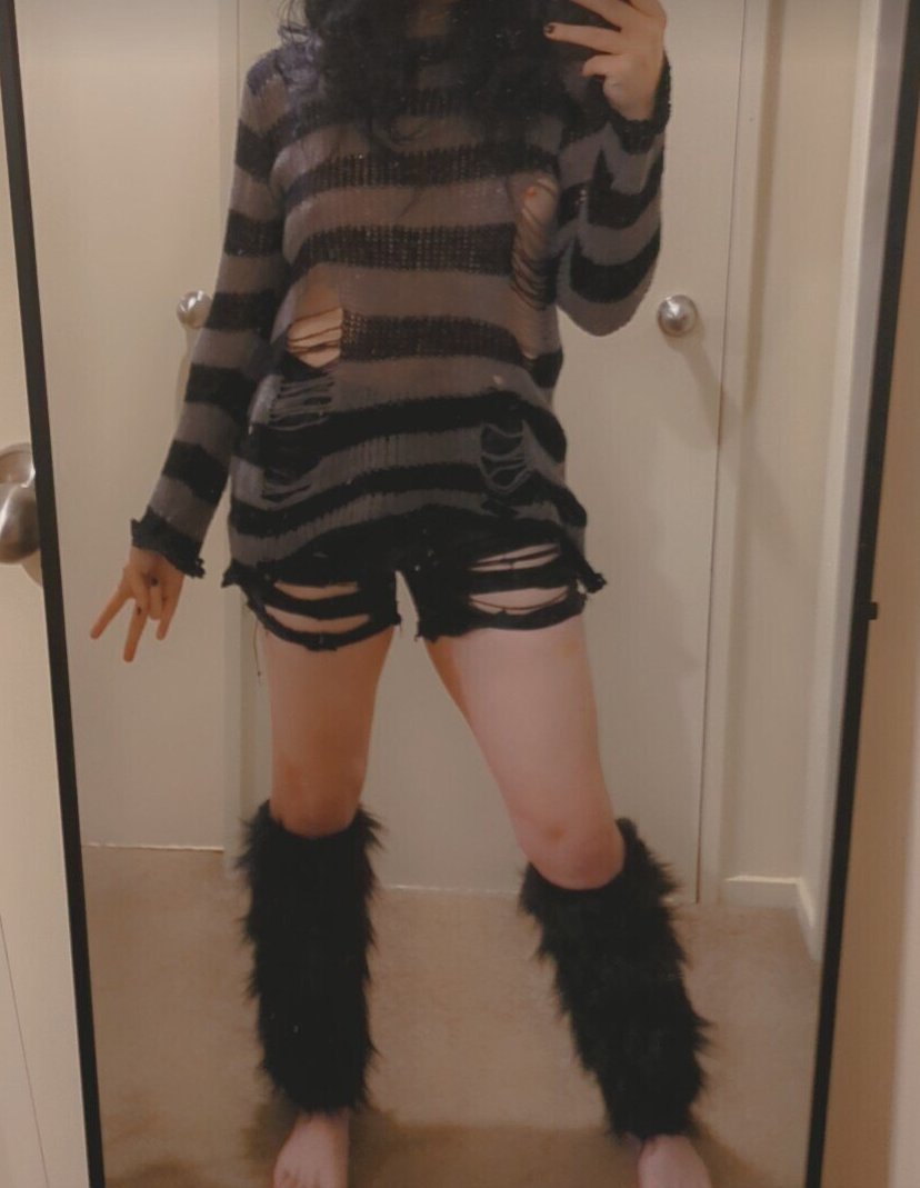 Oh I also got my cute alt catgirl fit stuff, needs a cute lacy bra (nipslip, oop)

But I love it so much other than that