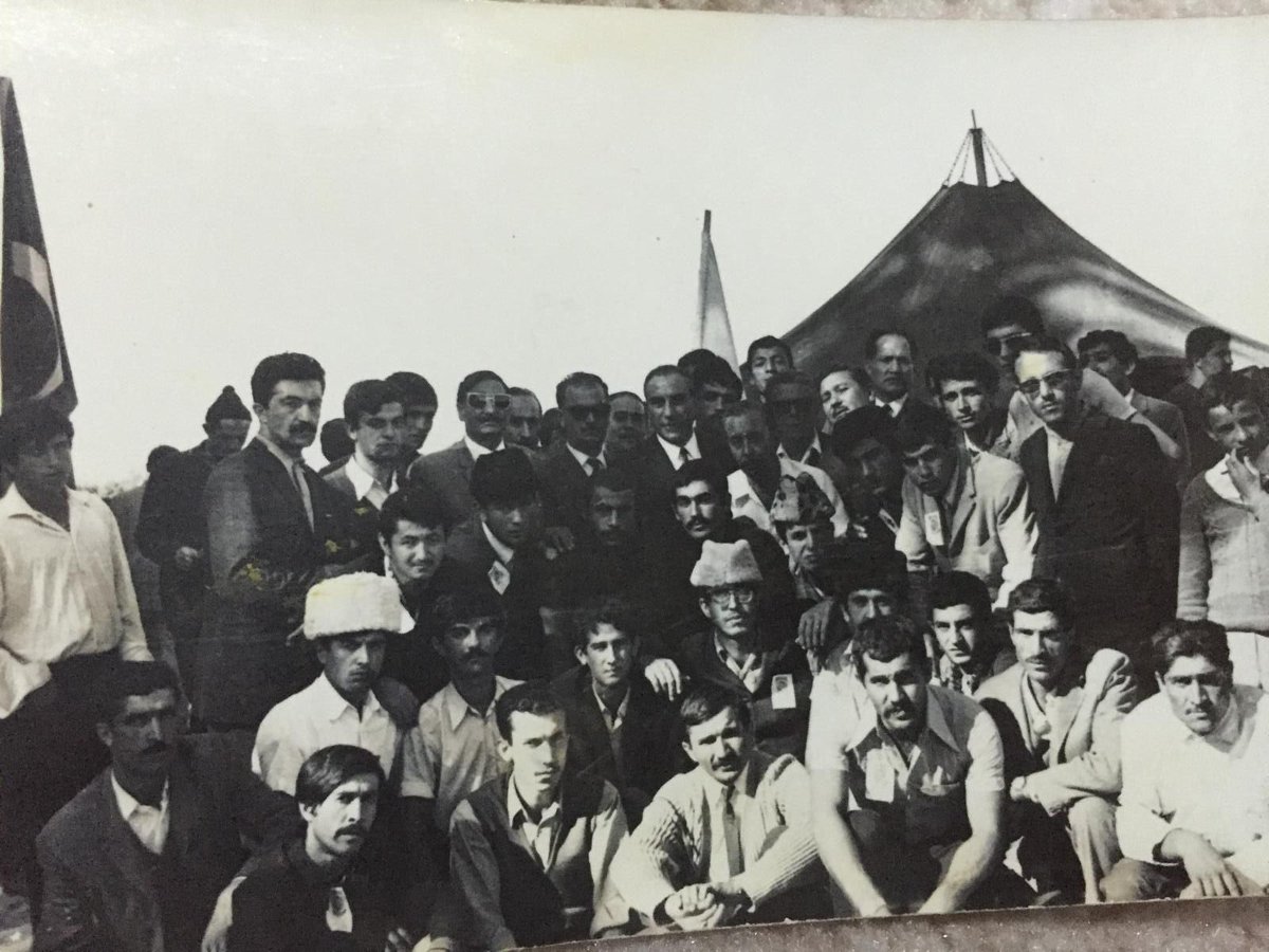 1971 yılında Başbuğ Alparslan Türkeş’in çağrısı ile Malazgirt Zaferi’nin 900.yılı kutlamaları için aralarında Arif Nihat Asya, Niyazi Yıldırım Gençosmanoğlu ve o zamanki davanın fedakar öncülerinden oluşan Adana/ Osmaniyeli Genç Ülkücüler teşkilatı, imkansızlıklar içerisinde