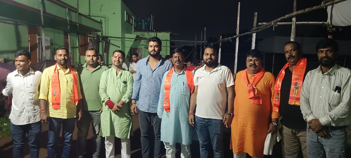 हिंदू जागरण मंच द्वारा केबुल वेलफेयर क्लब में आयोजित "अखंड भारत स्मृति दिवस" पर मैंने कल अपना विचार प्रकट किया।

कई वीर जन्में धरती पे मेरी,
कई वीर अमर कहलाये,
उन वीरों की वीरता का घमंड रहूंगा,
अखंड था, अखंड हूं, अखंड रहूंगा।

भारत माता की जय🇮🇳🇮🇳