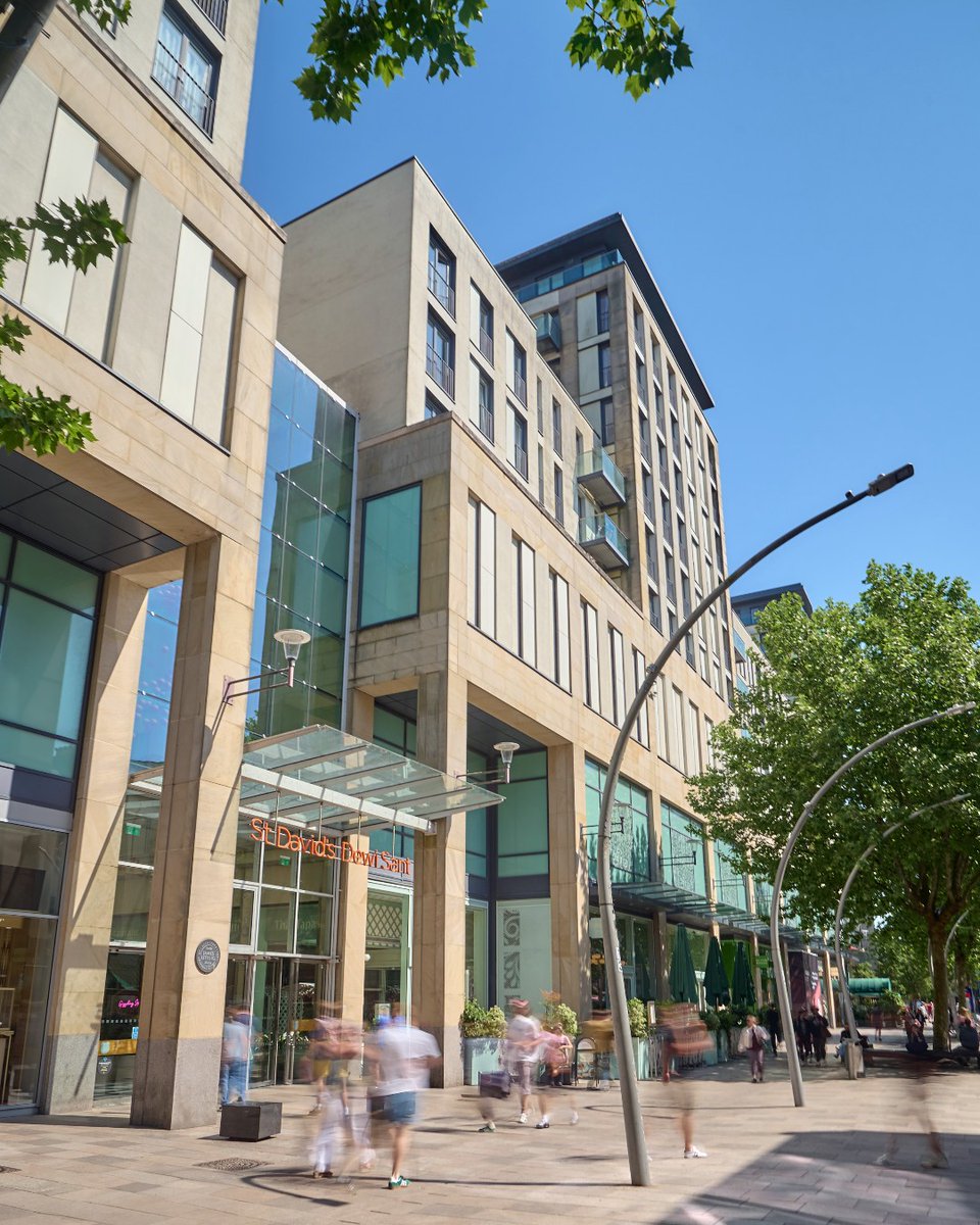 StDavidsCardiff's tweet image. Bank holiday plans, sorted ✅ 

Looking for something FAB to do this long weekend? Join us for a day of shopping and a bite to eat! ✨

⏰ We&apos;re open 9.30am - 6pm today.