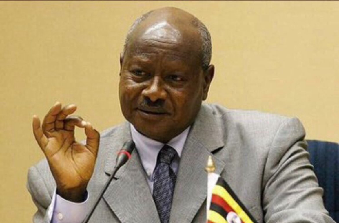 Umuntu ugukunda akwigisha uko bashaka ubuzima, ntakwigisha uko barya ubuzima!😩✋😁