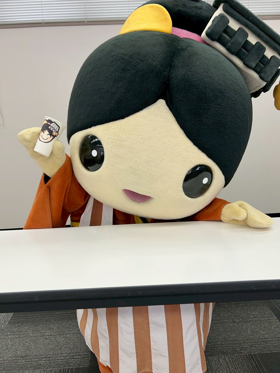 naramachiko0208's tweet image. ひゅんって振ると一瞬でならまちこの顔が変わっちゃうんだよ✨😉

#ならまちこ #マスオグループ #ゆるキャラ