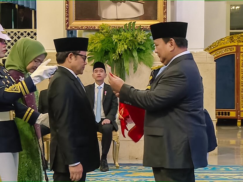 Penghargaan Bintang Mahaputera Adipurna diberikan kepada Cak Imin atas jasa luar biasa beliau dalam bidang pemberdayaan masyarakat.

nasional.sindonews.com/read/1611119/1…