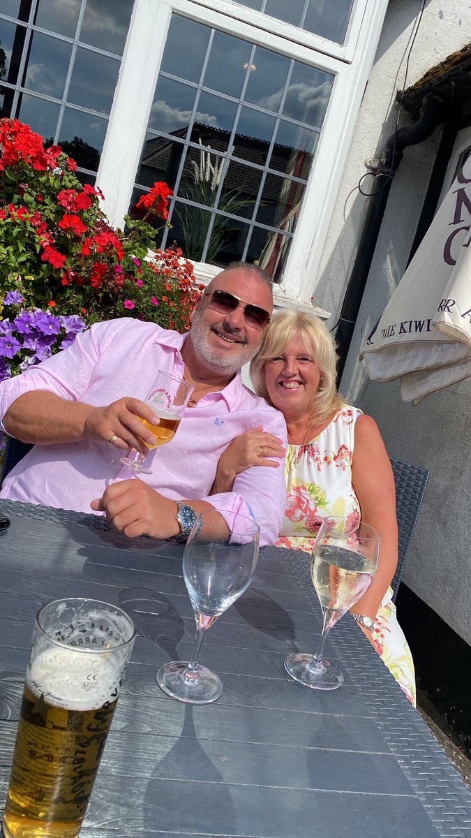 mikeygreen68's tweet photo. A Gorgeous Sunday Afternoon sat outside @ploughcardiff #Whitchurch with my lovely Wife and our #No1Son Mikey Green #BankHolidayVibes 🥂🍺 #LivinOurBestLife #MakingMemories  #GoodTimes #Blessed #Grateful #PreciousTimes #LovinLife #LivinLife #OneLife #LivinTheDream ❤️🙏 https://t.co/q2x0ht976r