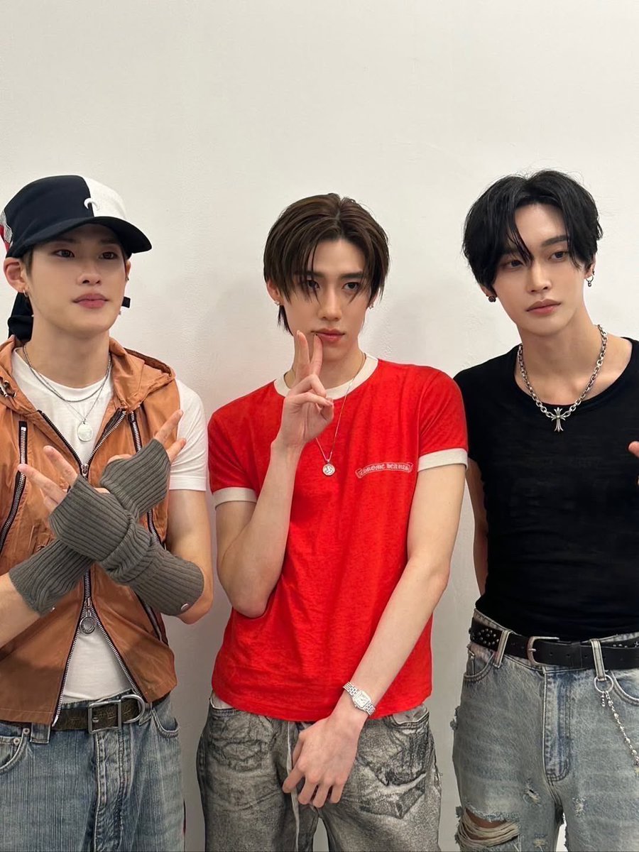 ห๋า น้องพีพีไปขอถ่ายรูปกับน้องข้าวมาด้วยหนอ5555555555555555

#ppkritt