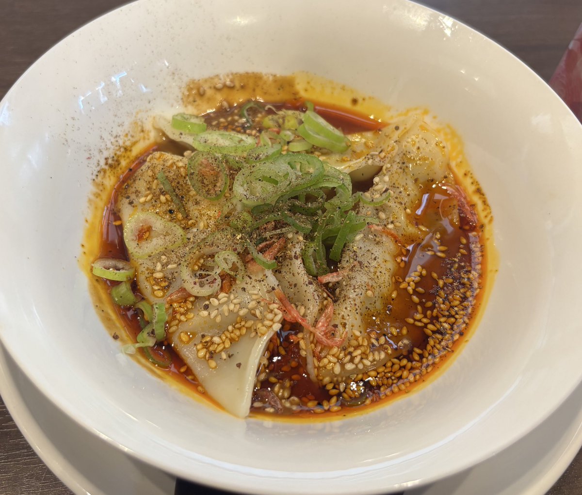 Cardinal_onc's tweet image. 新潟市中央区 #麺匠MAJIDE
ビシソワーズの今やし担々麺
麻辣餃子🥟
毎年恒例のビシソワーズ‼️
安心安全の麺匠MAJIDEさん🍜
担々麺も美味しいけど
麻辣餃子が激ウマ‼️
辛いのは苦手だけど、程良い辛ウマが
さらに食欲そそる🥟
この餃子なら何個でも食えそう🤭🍻
#新潟 #ラーメン