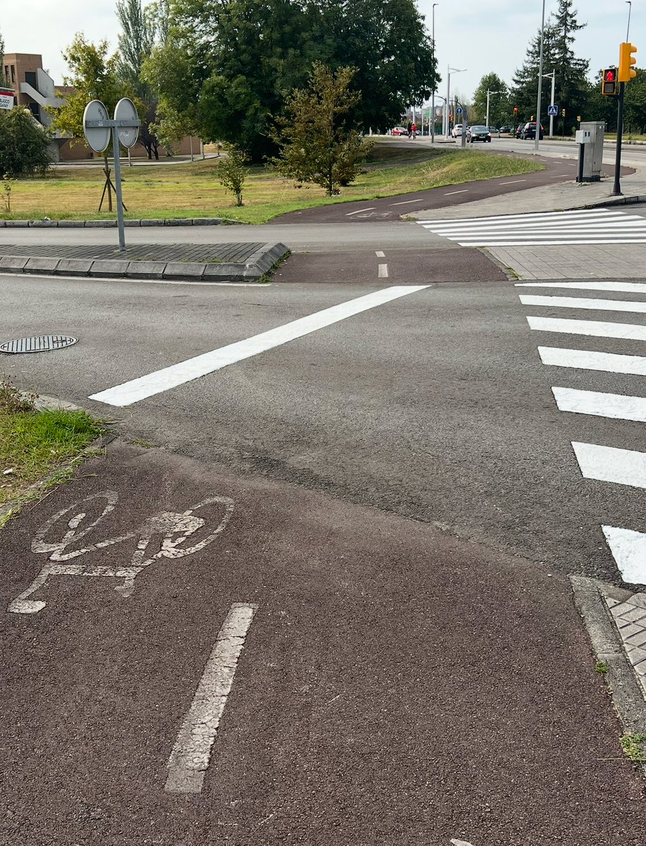 oxm_movilidad's tweet photo. ¿Alguien necesita una explicación? 👷

🧾 Presentada nota/queja  en el registro municipal 🤦‍♂️ https://t.co/Dn4qP9o0C1