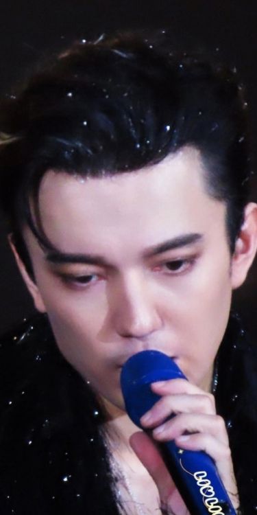 <a href="/Helendear007/">Елена</a> Уникальный стиль Димаша, невероятный диапазон и  переход между различными техниками пения, это очень  редкая и сложная способность. 
DIMASH CONCERT NEW YORK 
#StrangerTourAmerica