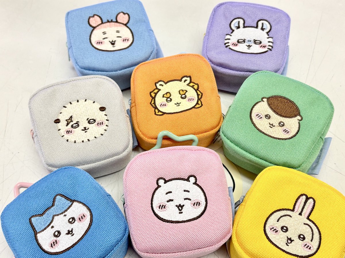 ちいかわ カラビナつき刺繍スクエアミニポーチ 8種16点セット