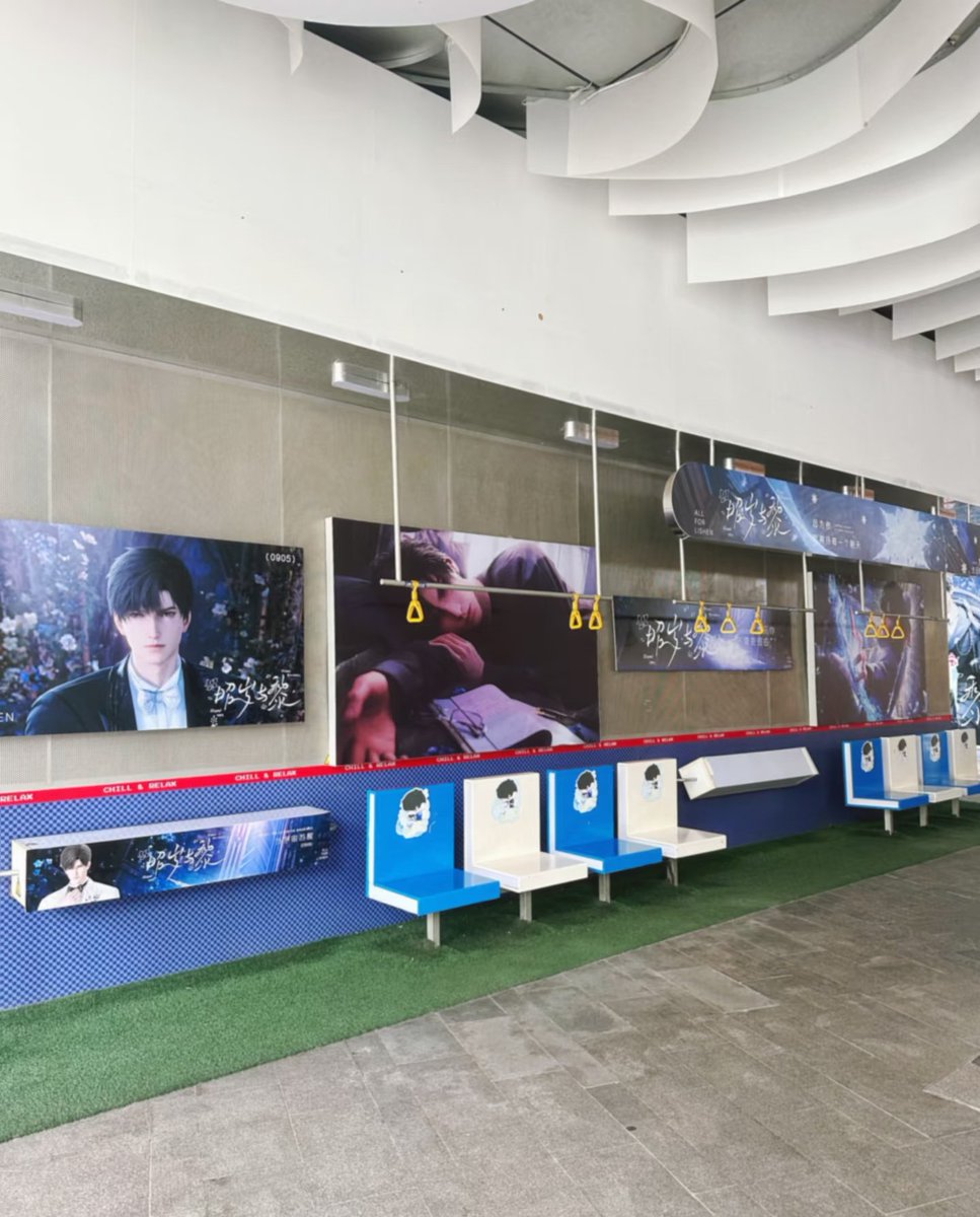 ninrhea's tweet image. He&apos;s everywhere