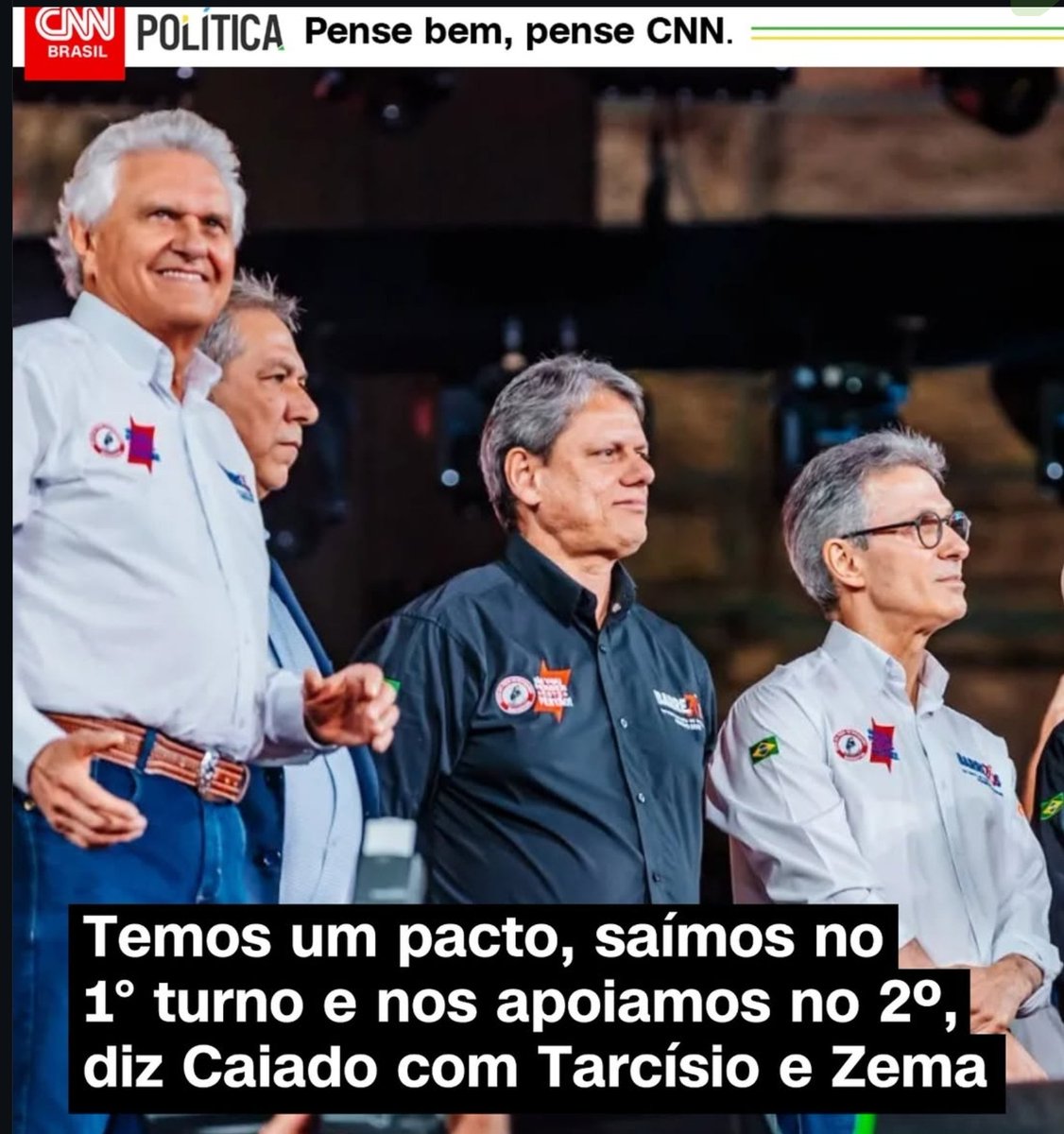 Já eu continuo apoiando meus 3 candidatos de sempre: o Jair, o Messias e o Bolsonaro. 
Não há como abandonar quem construiu a Direita Política no Brasil e "seguir em frente" como se Bolsonaro não fosse vítima de perseguição e injustiça. Bolsonaro pagou e paga o preço de enfrentar