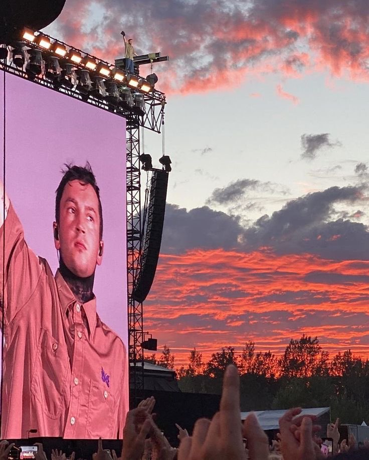 yes, thank you pinterest.
this photo has immaculate vibes