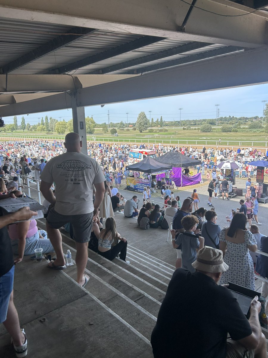 Southwell the whole nation bets🐎

Rammo