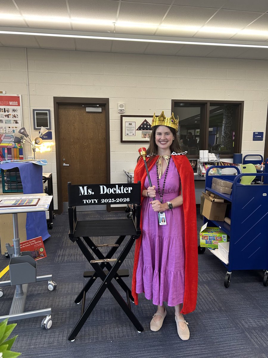 Congratulations to Ms. Dockter our ⁦<a href="/DeSanaMiddle/">DeSana MS</a>⁩ Teacher of the Year! ⁦<a href="/DMSPeyt/">Peyton</a>⁩ ⁦<a href="/jamiebui23/">Jamie Bui</a>⁩
