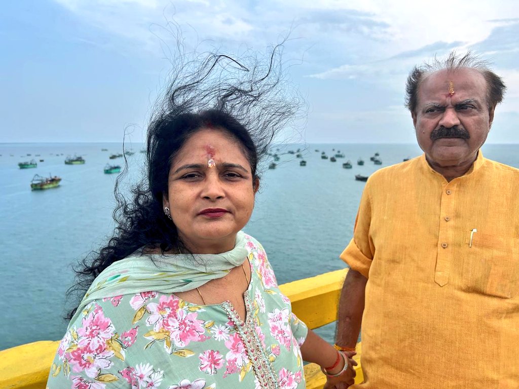 SunilSingh_BJP's tweet photo. यशस्वी प्रधानमंत्री श्री @narendramodi जी के नेतृत्व वाली सरकार देश की धरोहरों का संरक्षण करते हुए सतत संवर्धन कर रही है। तमिलनाडु प्रवास के दौरान रामेश्वरम को पम्बन द्वीप से जोड़ने वाले भारत का पहले वर्टिकल लिफ्ट रेलवे सी ब्रिज 'न्यू पम्बन ब्रिज' देखने का अवसर मिला। https://t.co/HqQxSBXjuB