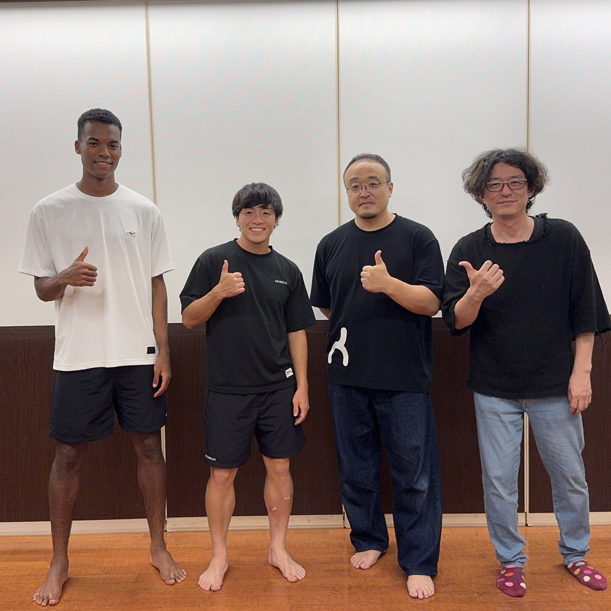 isujikuho's tweet photo. #相馬勇紀 選手！
#望月ヘンリー海輝 選手！⚽️

イス軸法の基礎は終了して、
いよいよ本格的な体軸レッスンに突入‼️

イス軸法の本領を発揮するのはここからで、これまでのレッスンは比べてられないくらい体が変わった！と言っていただきました✨✨

連戦が続いてますが頑張ってください。
応援してます💪🔥🔥🔥
@kimigayo__0 @soma270225 

#イス軸法 #サッカー