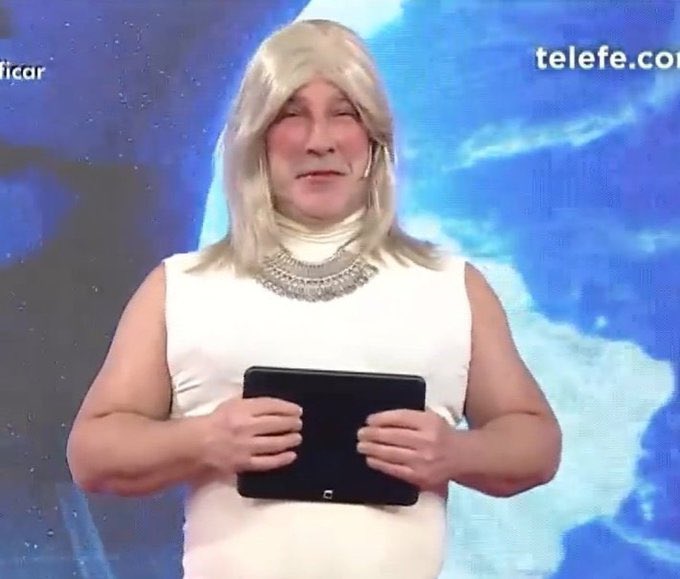 UnReTuit's tweet image. Marcela Tauro contó que a Wanda Nara le bajó el Espíritu Santo en una charla con Dante Gebel y por eso cuando llegó a ezeiza contó todo lo que contó