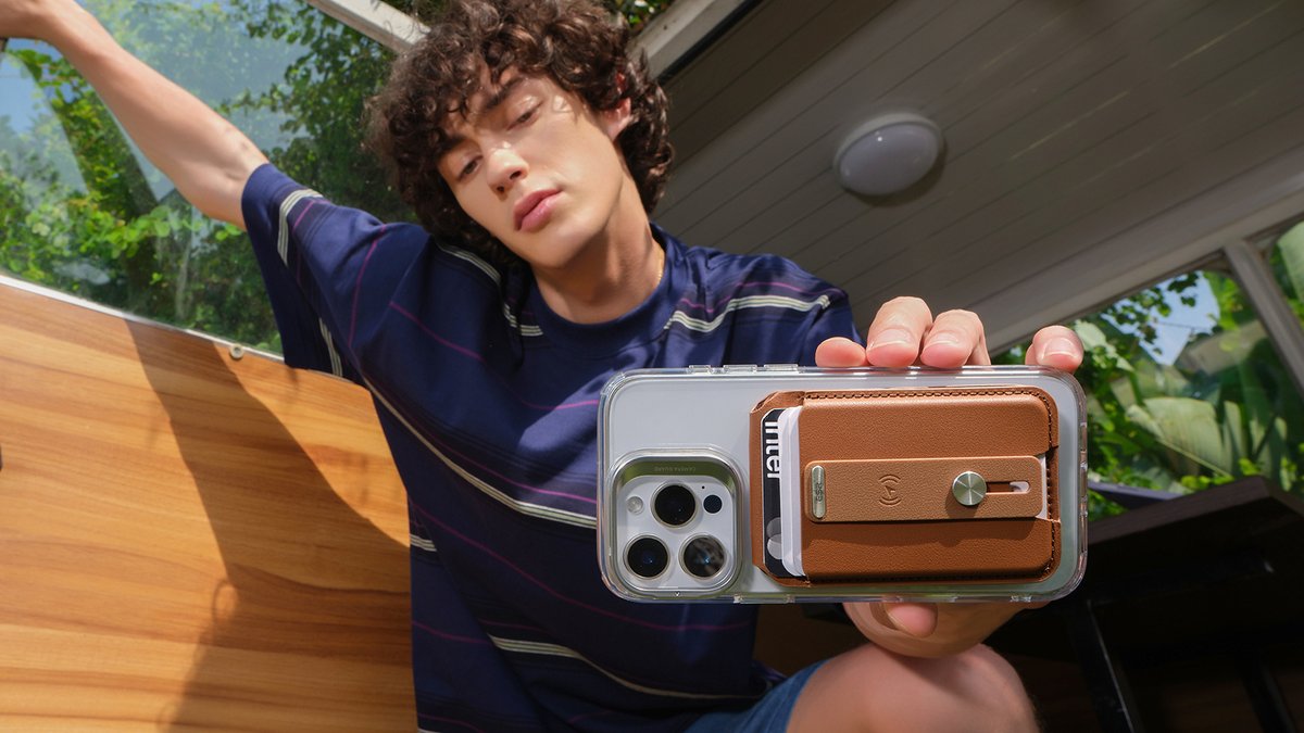 esrtechofficial's tweet image. Where refined brown leather meets modern Find My intelligence. 🤎

Learn more: bit.ly/45x9laD

#ESRTech #ESRGeoWallet #FindMyWallet #esrmagsafewallet #findmy