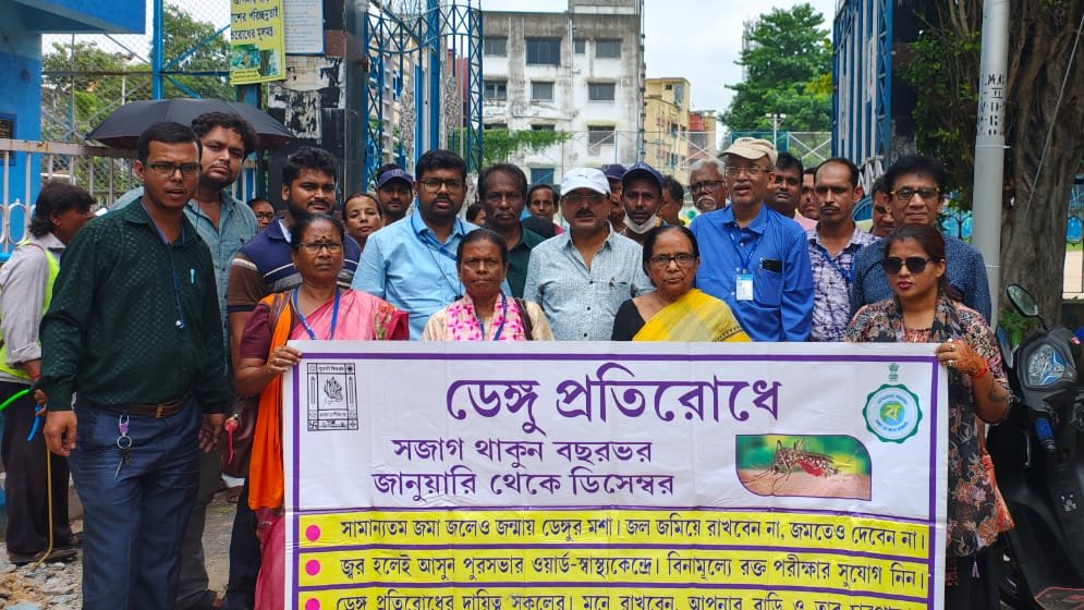 kmc_kolkata's tweet image. A few pictures of the frontline workers of the Vector Control Team on duty across the city.

#VectorControlByKMC #KMConDuty