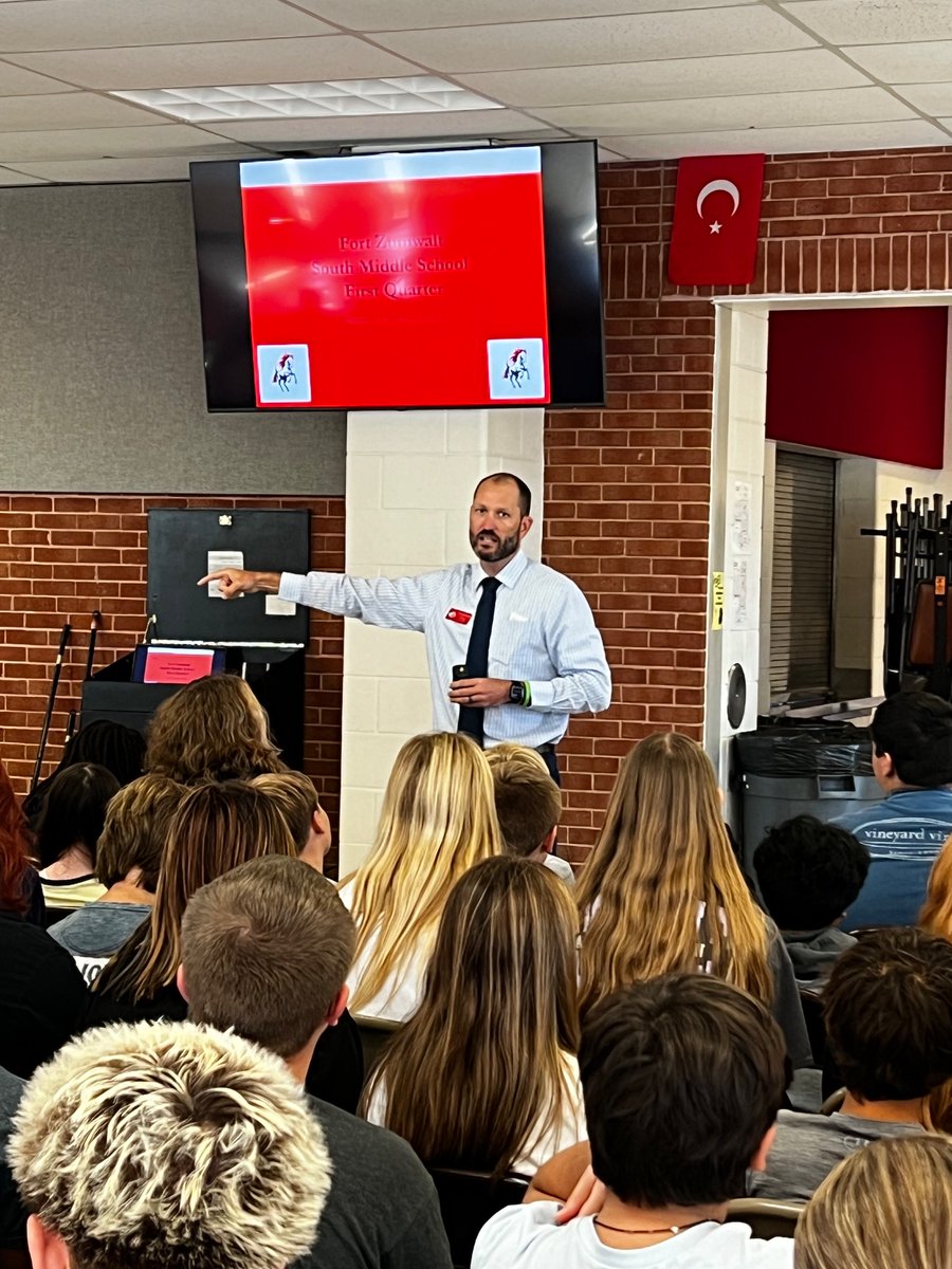 Shout out to Mr. Devlin for kicking off our Monday with our 8th grade discipline review!
#itsagreatday!