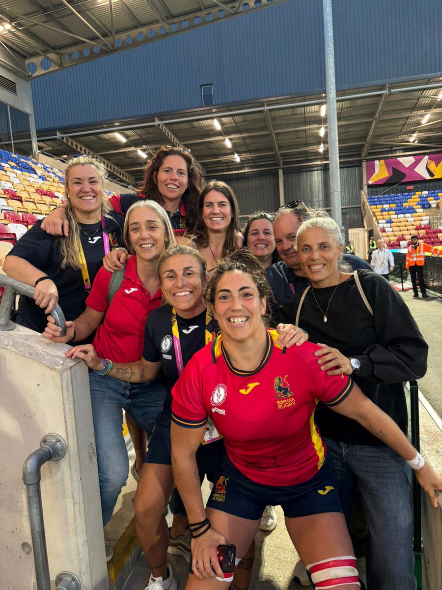 𝐋𝐞𝐨𝐧𝐚𝐬 viendo 𝐋𝐞𝐨𝐧𝐚𝐬. 😍🦁 

#RWC2025 | #LasLeonas