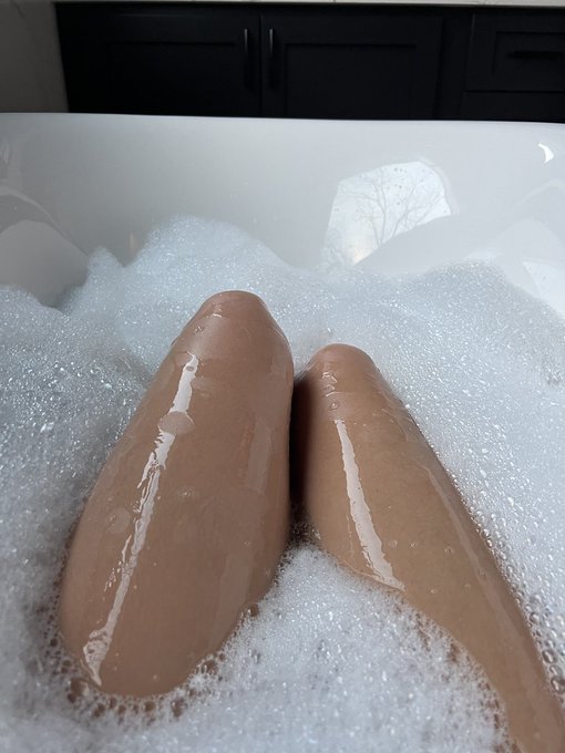 Watch Bibailey's leaked NSFW photo on TwXstars