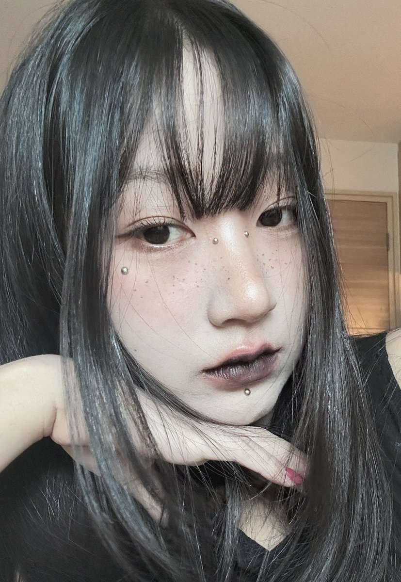 ว่าไงนะคะ (@navyo_o) on Twitter photo แจกสูตรการใช้งานแป้ง Bbia ที่เป็นไวรัลตอนนี้
สีฟ้า = หน้าสว่างเหมือนเปิดไฟ จะใช้แทนไฮไลท์เลยก็ได้ 
สีม่วง = ลดความหมองเหลือง หน้าสว่างเหมือนกันแต่ไม่เท่าสีฟ้า
ฟินิชแมทผิวโมจิทั้งคู่ ทดลองไปดูคอนpixxie มาแล้วหน้าไม่มัน แจกสูตรการใช้งานแป้ง Bbia ที่เป็นไวรัลตอนนี้
สีฟ้า = หน้าสว่างเหมือนเปิดไฟ จะใช้แทนไฮไลท์เลยก็ได้ 
สีม่วง = ลดความหมองเหลือง หน้าสว่างเหมือนกันแต่ไม่เท่าสีฟ้า
ฟินิชแมทผิวโมจิทั้งคู่ ทดลองไปดูคอนpixxie มาแล้วหน้าไม่มัน