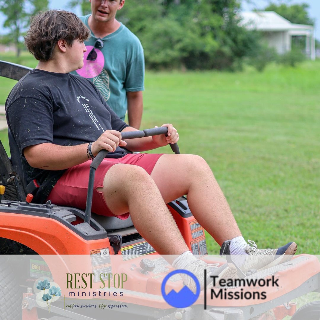 🌍Friends from #TeamworkMissions spent the afternoon at #GoodHopeFarms! 🌍

These young adults with hearts to serve "the least of these" rolled up their sleeves and set to work. 💪🏽We're reminded of our core value of "Equipping and Empowering the Next Generation" !🌿