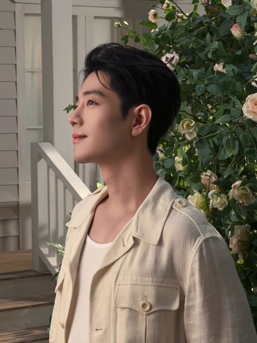 คนที่ยิ้มทั้งหน้าทั้งตา 😁

#XiaoZhan #เซียวจ้าน #肖战