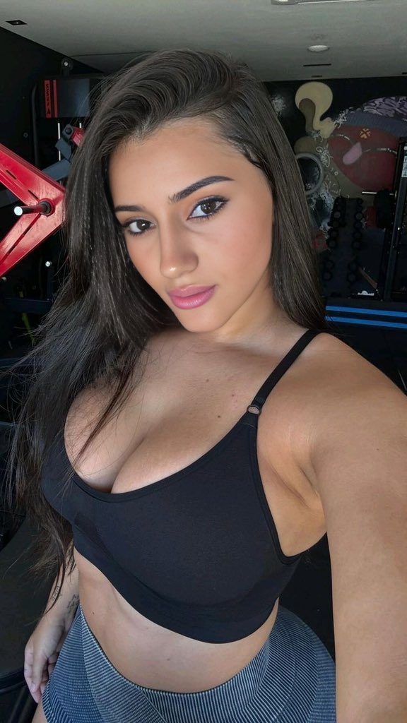 noluryeterbe's tweet image. cok yoruldum ya masaj yaparmısın ?