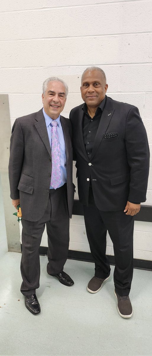 Paul M. Lisnek (@paullisnek) on Twitter photo Nice to have talk show host and author <a href="/tavissmiley/">Tavis Smiley - on 🧵 @therealtavissmiley</a> Tavis in the house at <a href="/WGNMorningNews/">WGN Morning News</a> again..always fun to chat a little politics with him. Nice to have talk show host and author <a href="/tavissmiley/">Tavis Smiley - on 🧵 @therealtavissmiley</a> Tavis in the house at <a href="/WGNMorningNews/">WGN Morning News</a> again..always fun to chat a little politics with him.