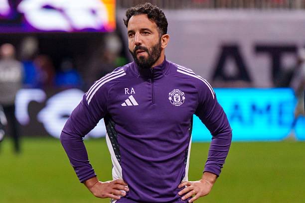 رجل المرحلة 
الرجل الذي سيعيدنا إلى الواجهة 
الرجل الذي سيعيد مانشستر إلى القمة 

ثقة كبيرة في هذا الرجل #Trust