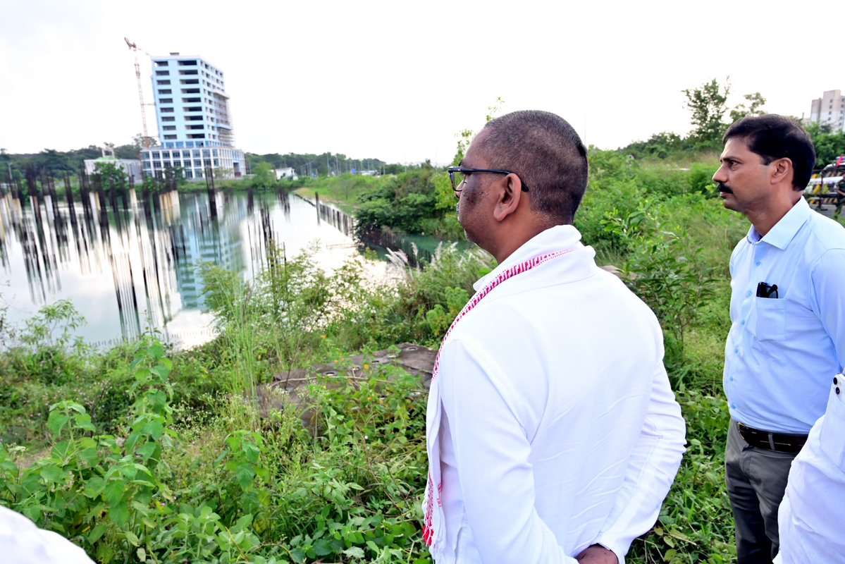 Office of Chief Minister, Jharkhand (@jharkhandcmo) on Twitter photo मुख्यमंत्री श्री <a href="/HemantSorenJMM/">Hemant Soren</a> ने स्मार्ट सिटी परियोजना अंतर्गत निर्माणाधीन कन्वेंशन सेंटर का स्थल निरीक्षण किया। मुख्यमंत्री ने अधिकारियों से कन्वेंशन सेंटर से जुड़े विभिन्न पहलुओं की जानकारी ली।अधिकारियों ने बताया दी कि स्मार्ट सिटी प्रोजेक्ट के अंतर्गत वर्ष 2018
1/3 मुख्यमंत्री श्री <a href="/HemantSorenJMM/">Hemant Soren</a> ने स्मार्ट सिटी परियोजना अंतर्गत निर्माणाधीन कन्वेंशन सेंटर का स्थल निरीक्षण किया। मुख्यमंत्री ने अधिकारियों से कन्वेंशन सेंटर से जुड़े विभिन्न पहलुओं की जानकारी ली।अधिकारियों ने बताया दी कि स्मार्ट सिटी प्रोजेक्ट के अंतर्गत वर्ष 2018
1/3