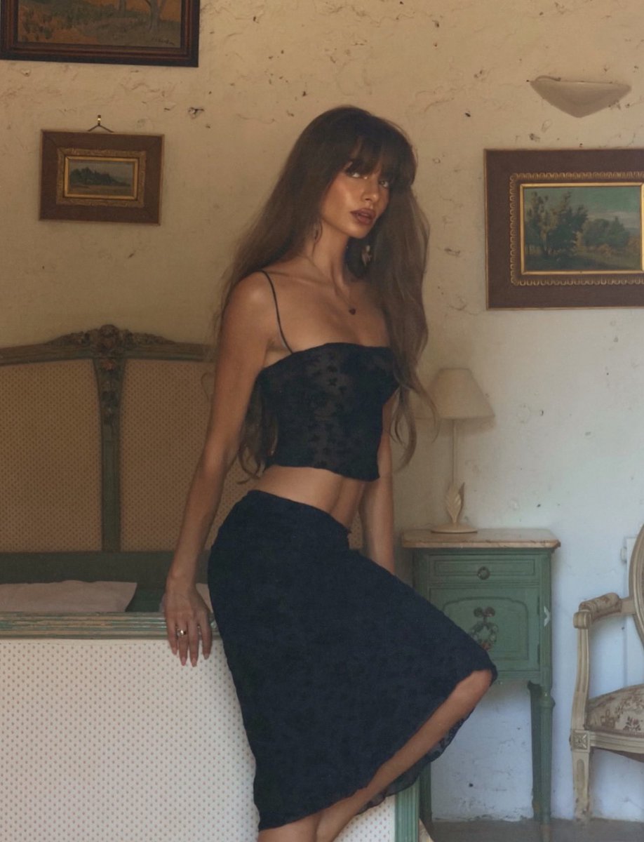 ᴀʀᴇ ᴡᴇ ʟᴏᴠᴇᴅ?
ꜱᴛɪʟʟ ᴛʀʏɪɴɢ
ʟᴏꜱᴛ ɪɴ ɪᴛ
ᴜɴᴛʏɪɴɢ.