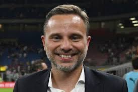 Gojoo_______'s tweet image. Darei qualsiasi cosa, ripeto, qualsiasi cosa, per vedere questa foto appena affianco ad una chiesa