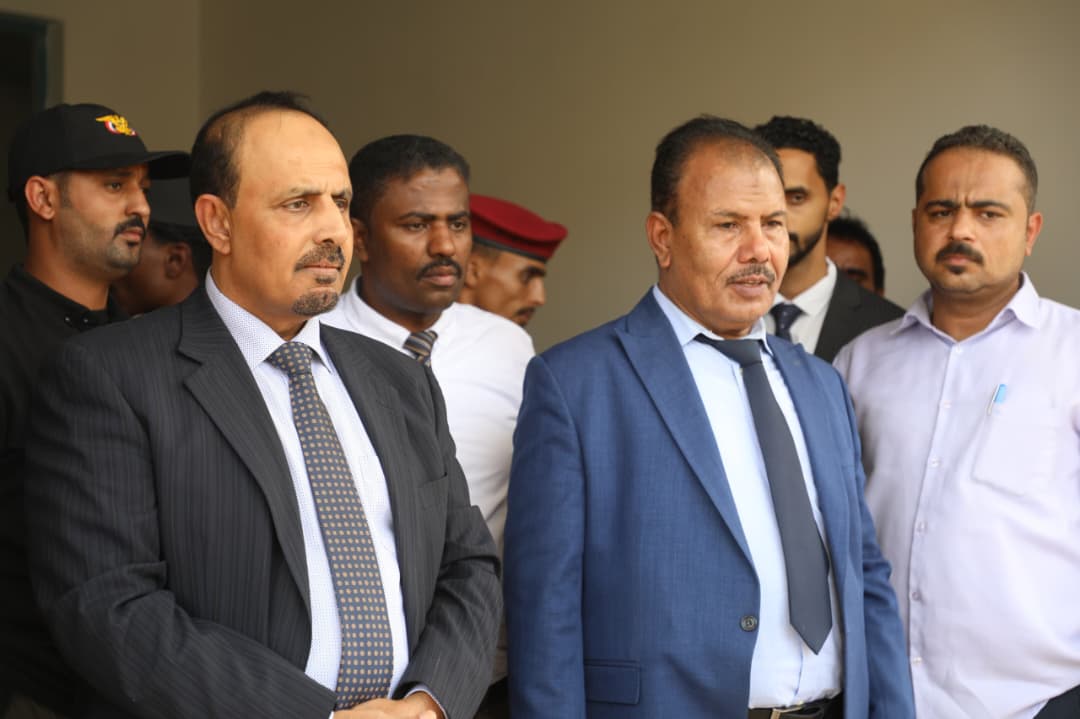 خطوة نوعية لتعزيز جودة "العسل الحضرمي" ..

​محافظ حضرموت يطلع على مستوى الانجاز بمشروع سوق العسل المركزي بالقطن.. 

▪️صحيفة صوت حضرموت/​القطن|24 أغسطس 2025 | إعلام حضرموت

 اطّلع محافظ حضرموت الأستاذ مبخوت مبارك بن ماضي، اليوم، ومعه وكيل المحافظة لسؤون الوادي والصحراء الأستاذ