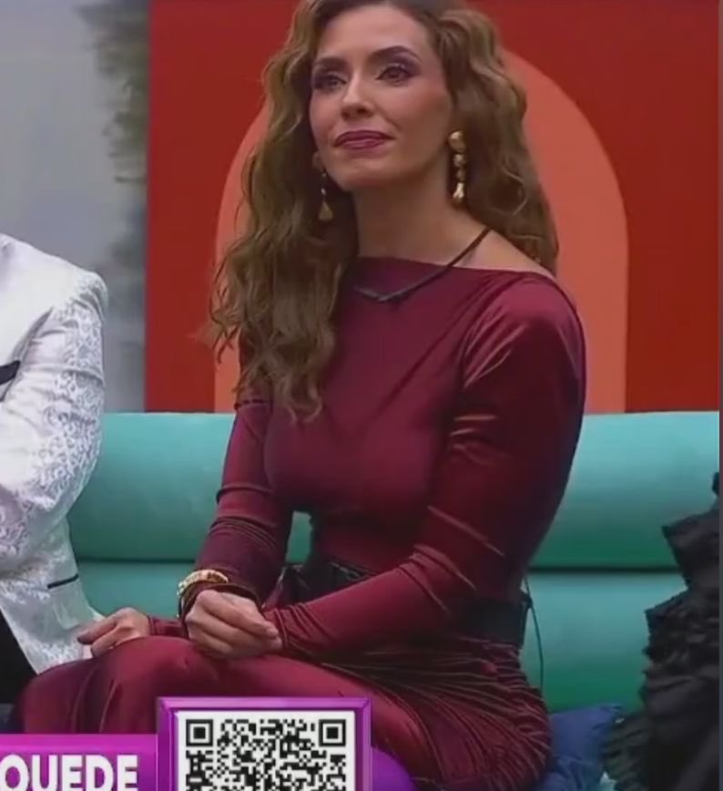 Algo que hay q aclarar es que Mar le dijo a Dalilah: “Tienes múltiples personajes” no “personalidades”

Lo cual es MUY DISTINTO y el cuarto día junto a Dalilah quieren distorsionar las palabras de Mar

#LaCasaDeLosFamososMx