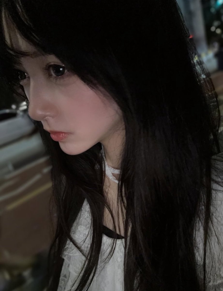 フェイスラインが綺麗すぎる