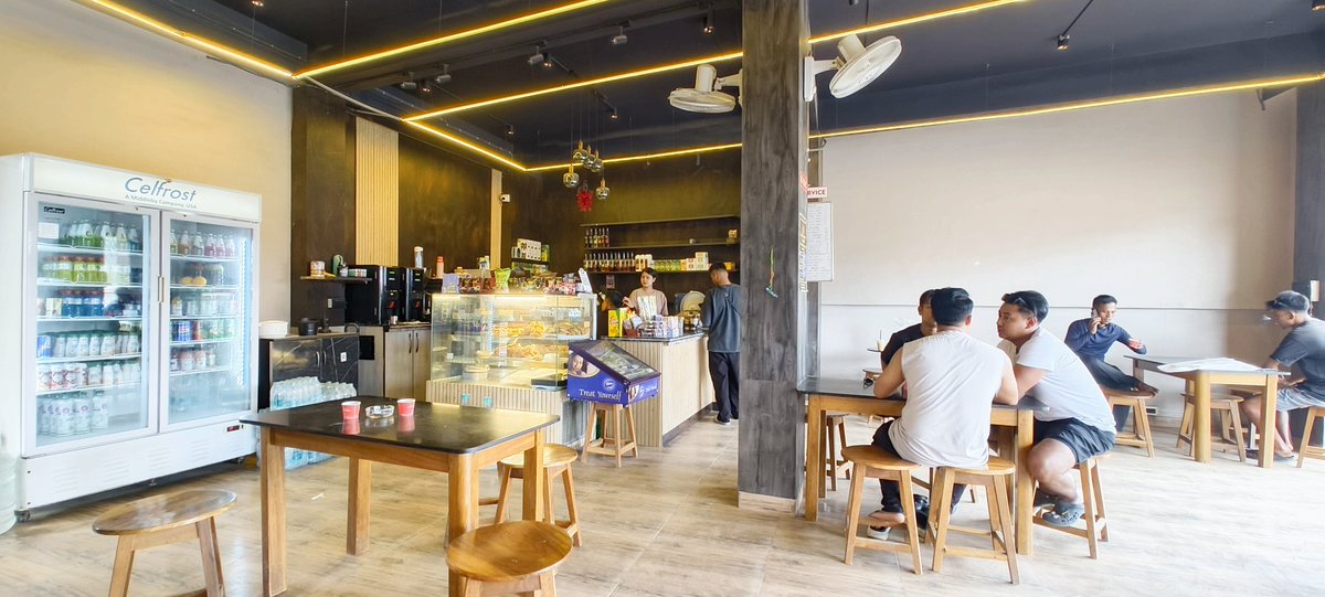 liftyouverymuch's tweet image. During work;chai-sutta to keep me going thru the day. Post work; pick up local munchies for a quick dinner.

#Weekday #WorkFromHome
#Manipur #Imphal