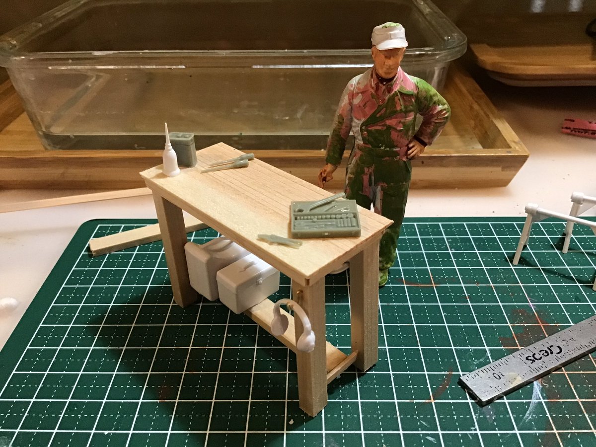 OneOfAsia's tweet photo. ラチェットセットの蓋にいったん使う工具を置くよねw https://t.co/eaqMTABZv0