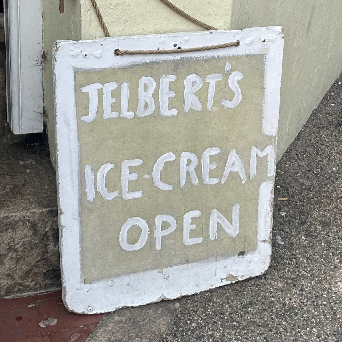 When in Newlyn  … it’s got to be a Jelbert’s 🍦😋
