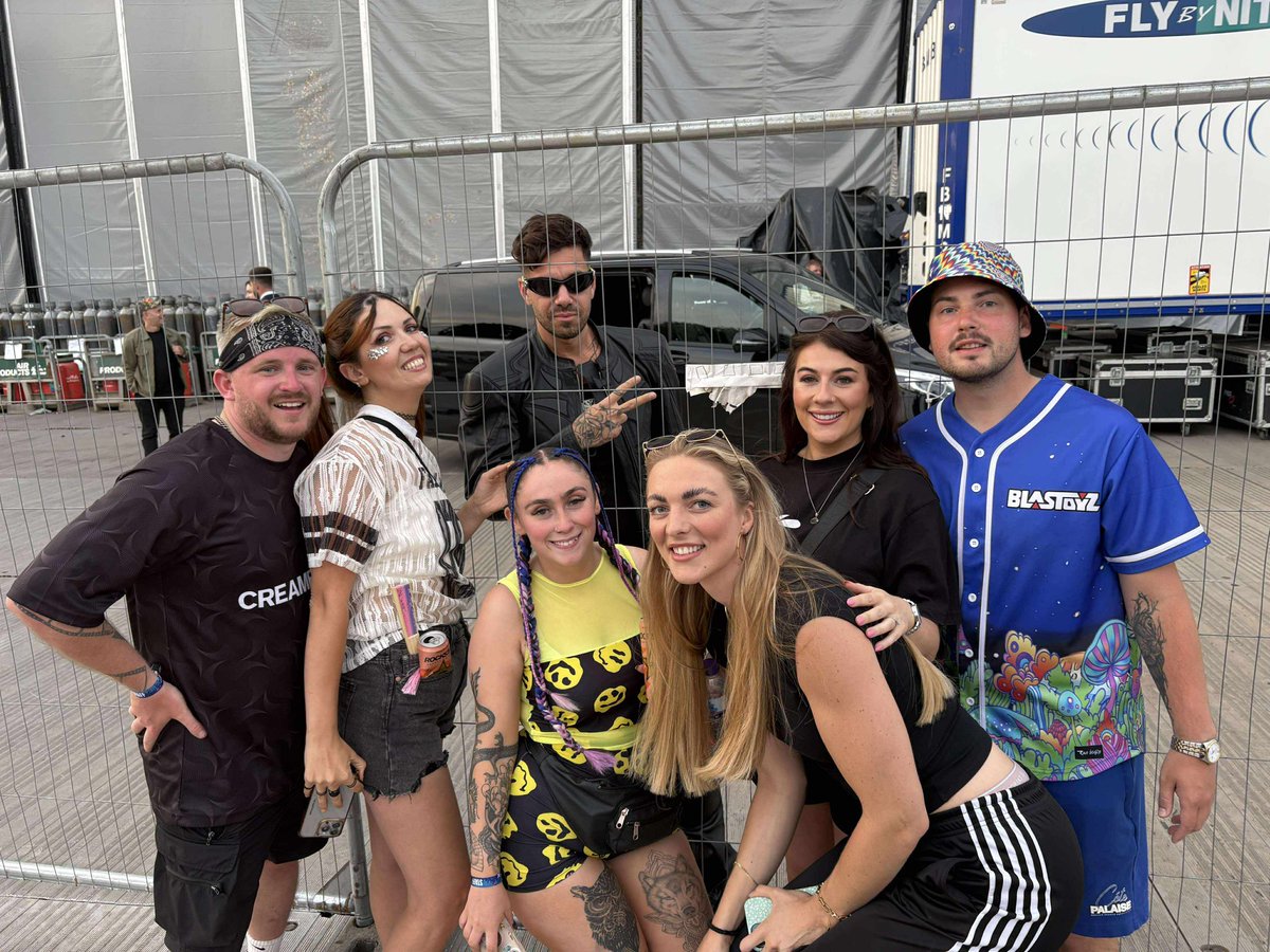 JasonWhitthread's tweet image. Working Creamfields has it&apos;s perks 😅

@MartinGarrix
@anyma_eva