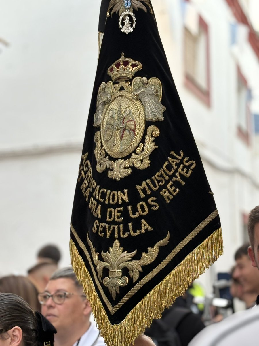 Te esperaré con la misma ilusión del primer día. Te Quiero mi Reina💛