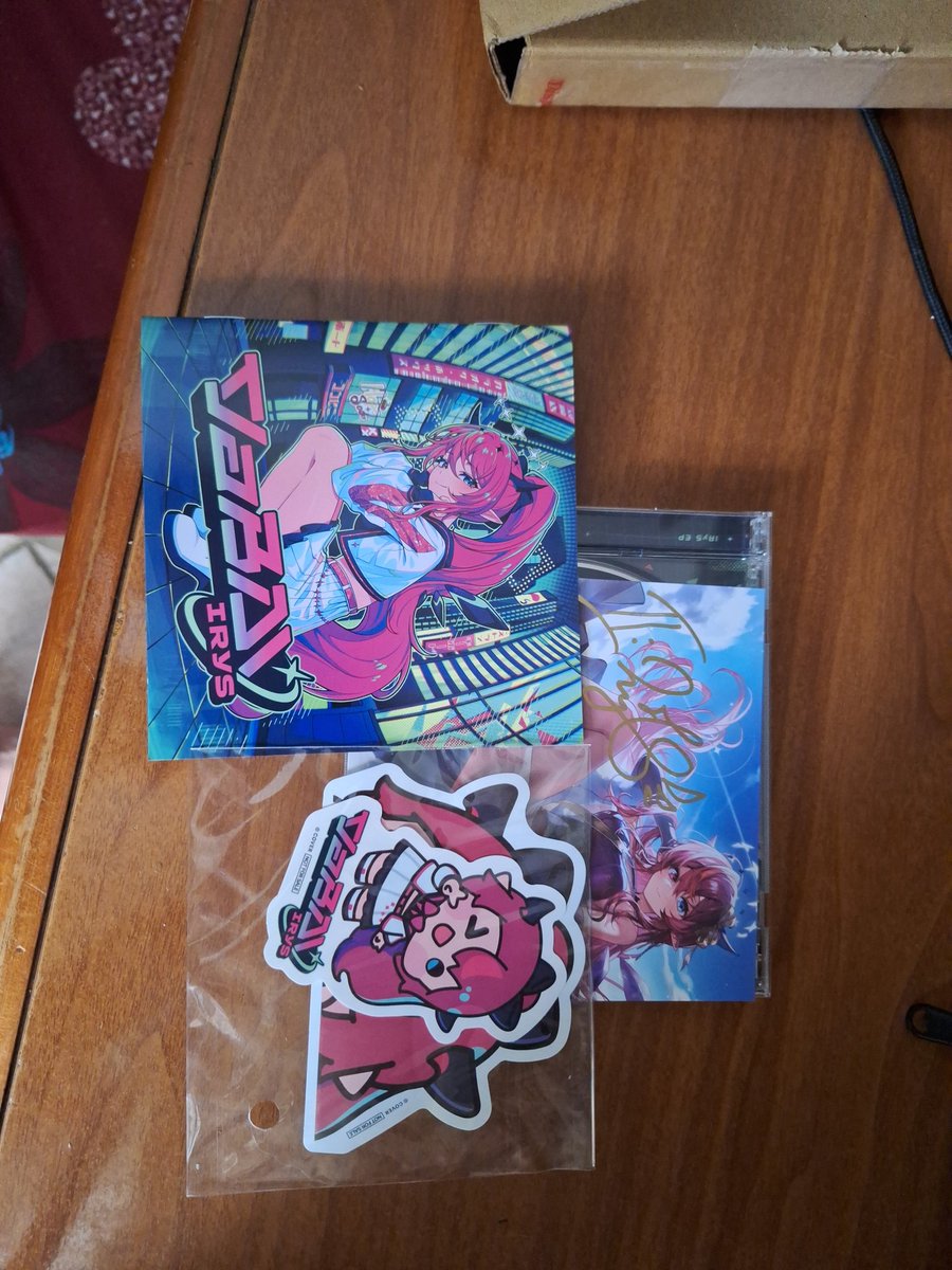 Hmmmm....🤔
I think to have been one of the lucky limited signed copy.
But I'm not sure
...
じーーーーーっ
<a href="/irys_en/">IRyS💎holoEN</a>

#ENVTuber #ITVTuber #VTuberUprising