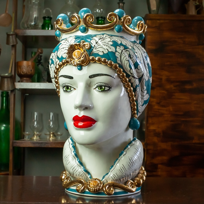 Testa di Moro in ceramica siciliana di Caltagirone Donna-Uomo Luxury Ottanio cm 50
#arredogiardino #arredoesterno #gardendecor, #outdoordesign #gardendesign #gardeninspiration #outdoorliving #giardino #gardenlife #fioriere